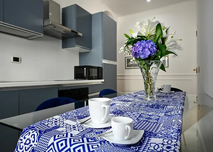 Royal Blue * Rom